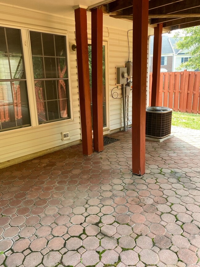 Building Photo - 14236 Madrigal Dr