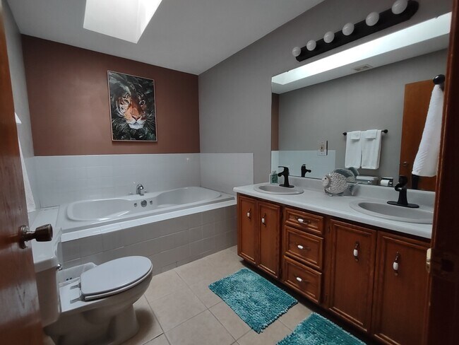 Building Photo - 4465 Masters Ct