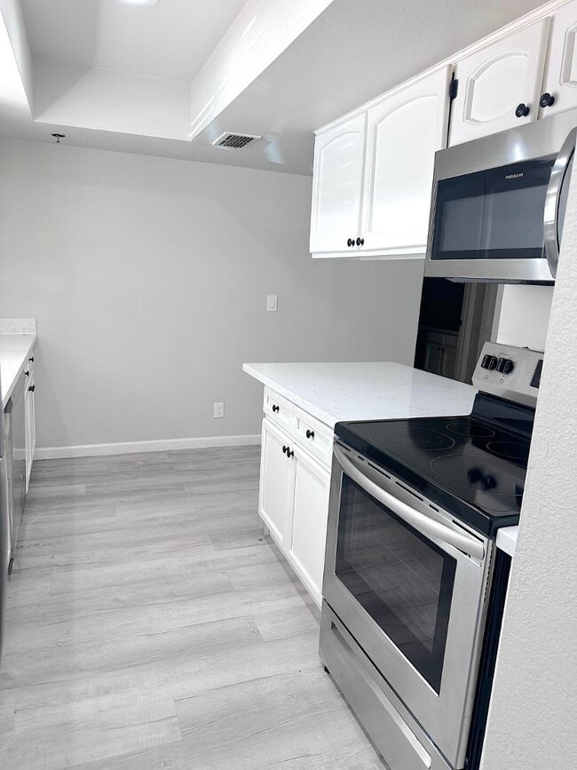 Building Photo - 3031 N Civic Center Plaza