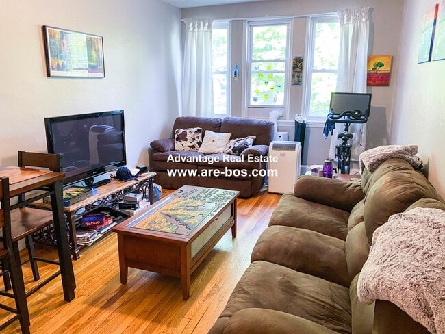 Building Photo - 19 Lanark Rd