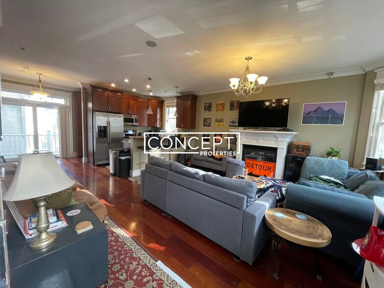 Building Photo - 15 Eldora St