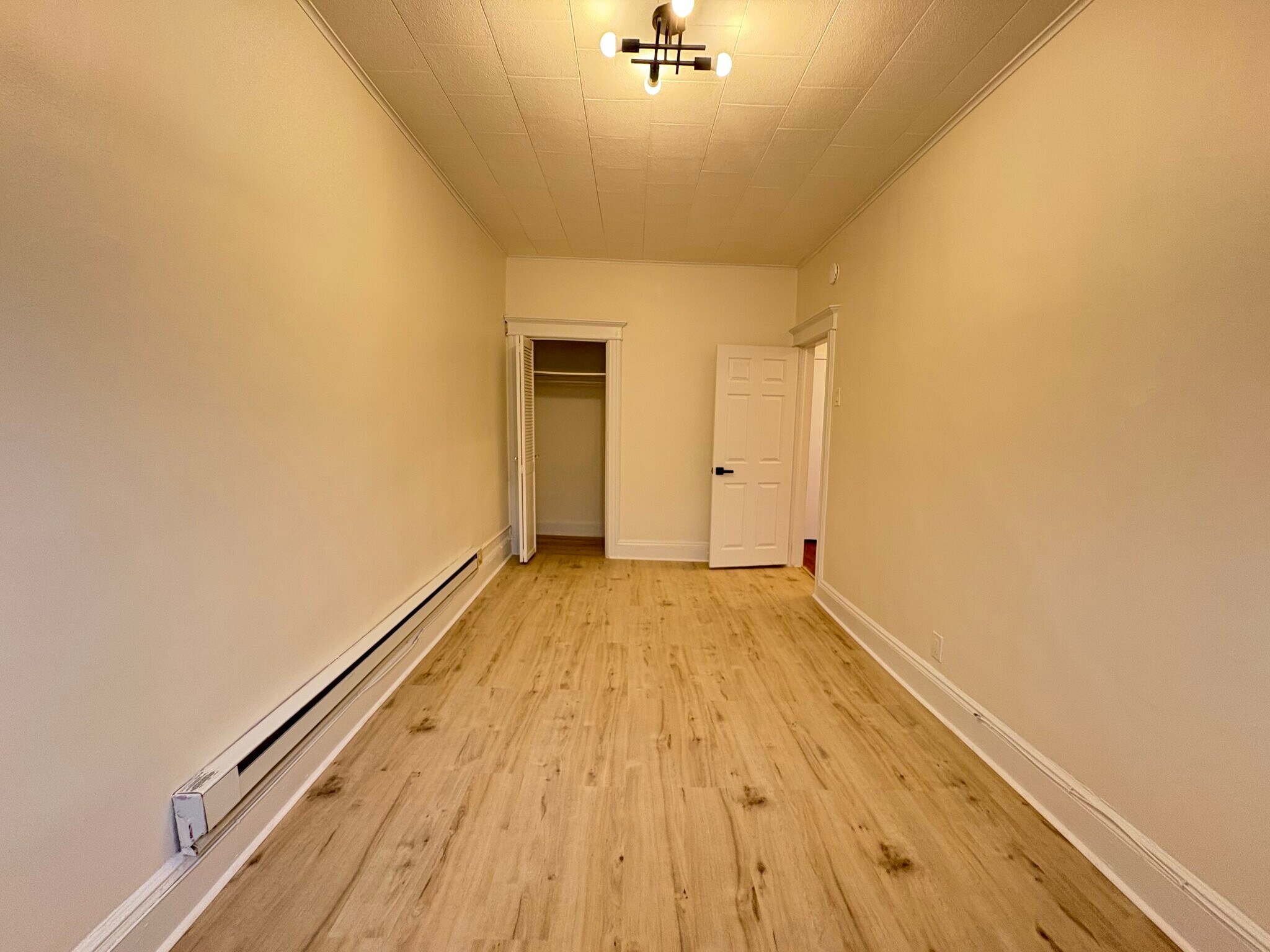 137 W 54th St #3 - 136 W 54th St