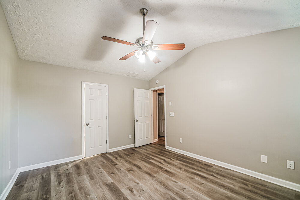 Building Photo - 1955 Hidden Valley Dr SW