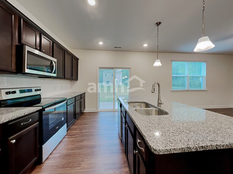 Building Photo - 3260 Brierhill Rd