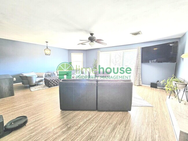 Building Photo - 311 Norfolk Ave