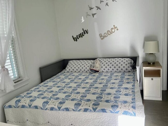 Building Photo - 31 N Weymouth Ave