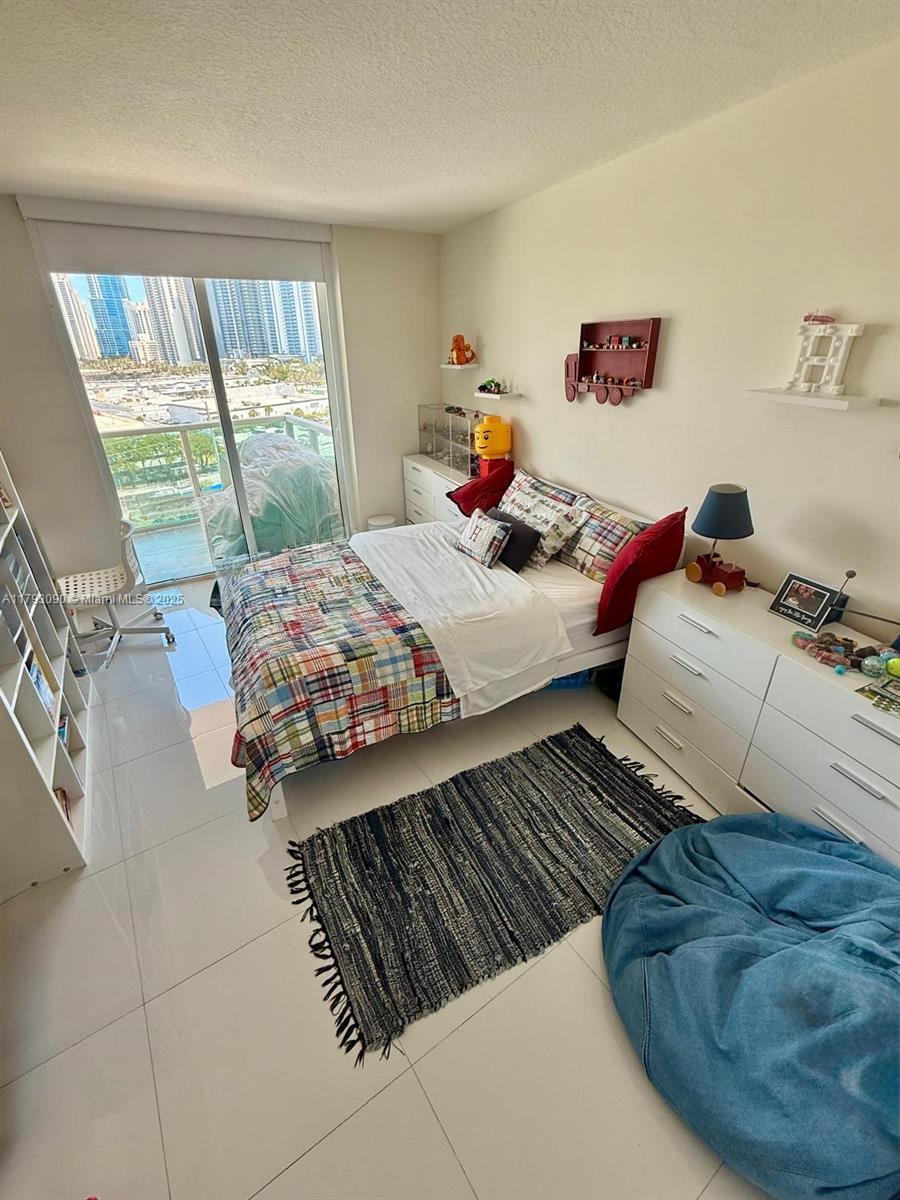 Building Photo - 250 Sunny Isles Blvd