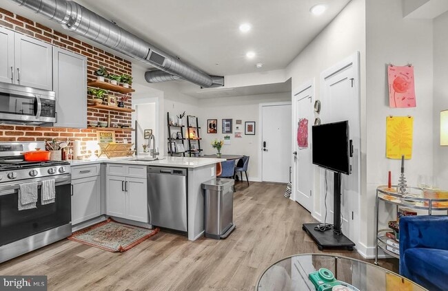 Building Photo - 2401 Frankford Ave