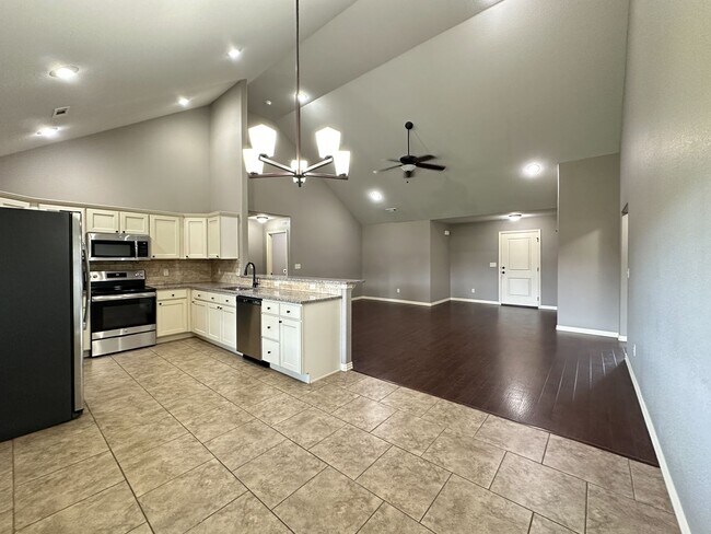 Building Photo - 1923 Price Ave