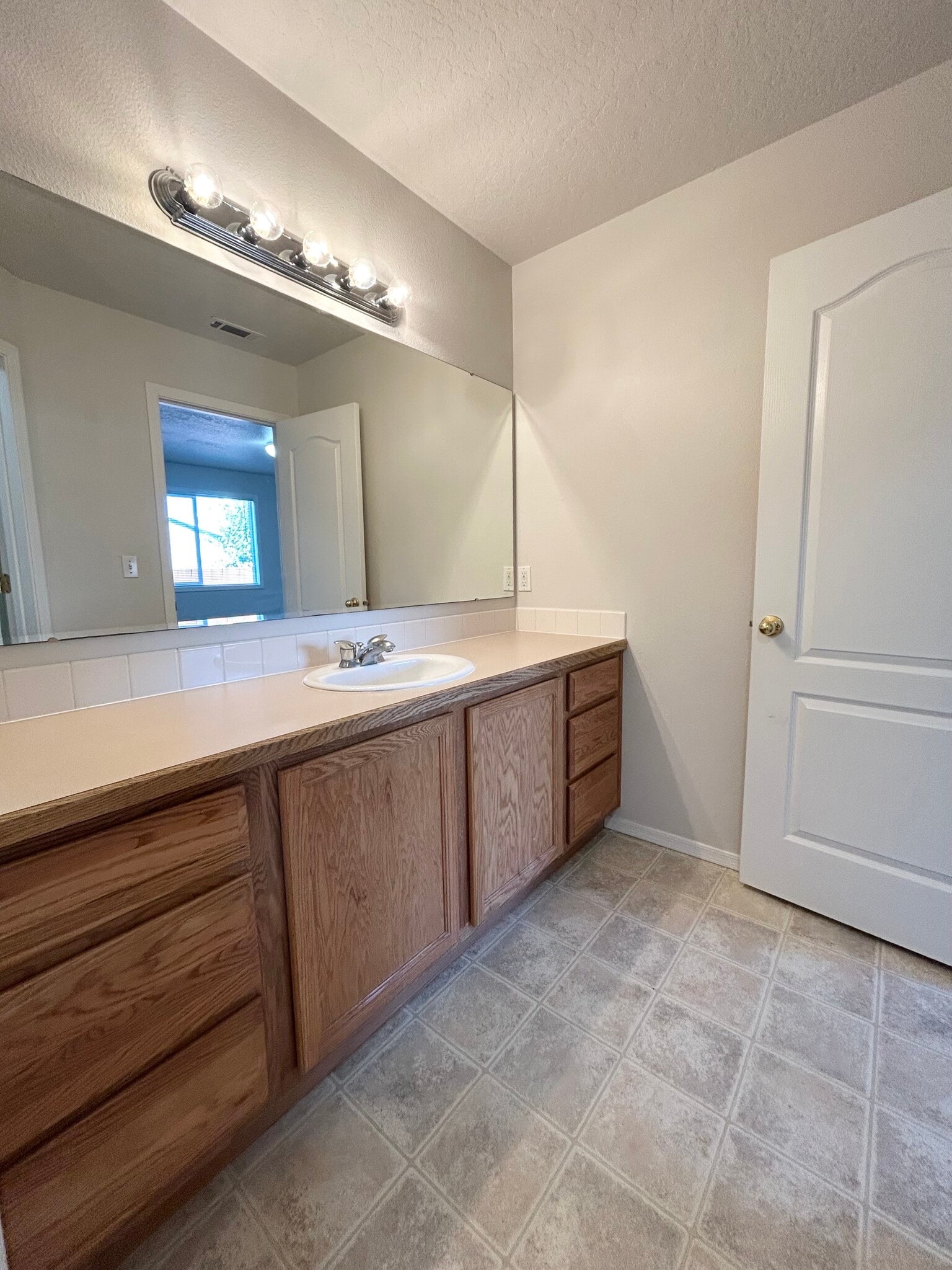 Building Photo - 12942 W Pinyon Ct