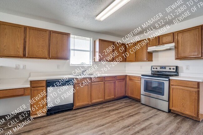 Building Photo - 616 Almandora Dr
