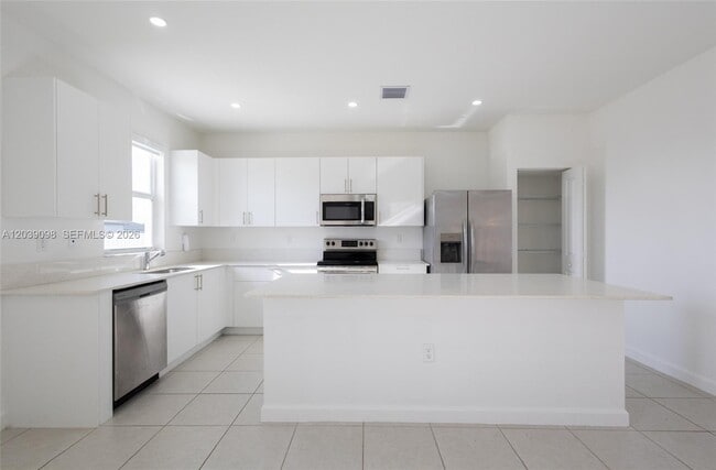 Building Photo - 29071 SW 171st Ave