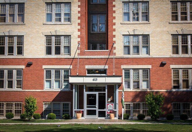 Building Photo - 615 James St