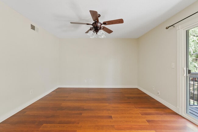 Building Photo - 2232 W Lindner Ave