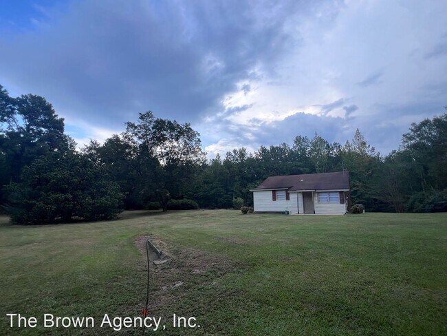 Building Photo - 2 br, 1 bath House - 1215 Connection Rd