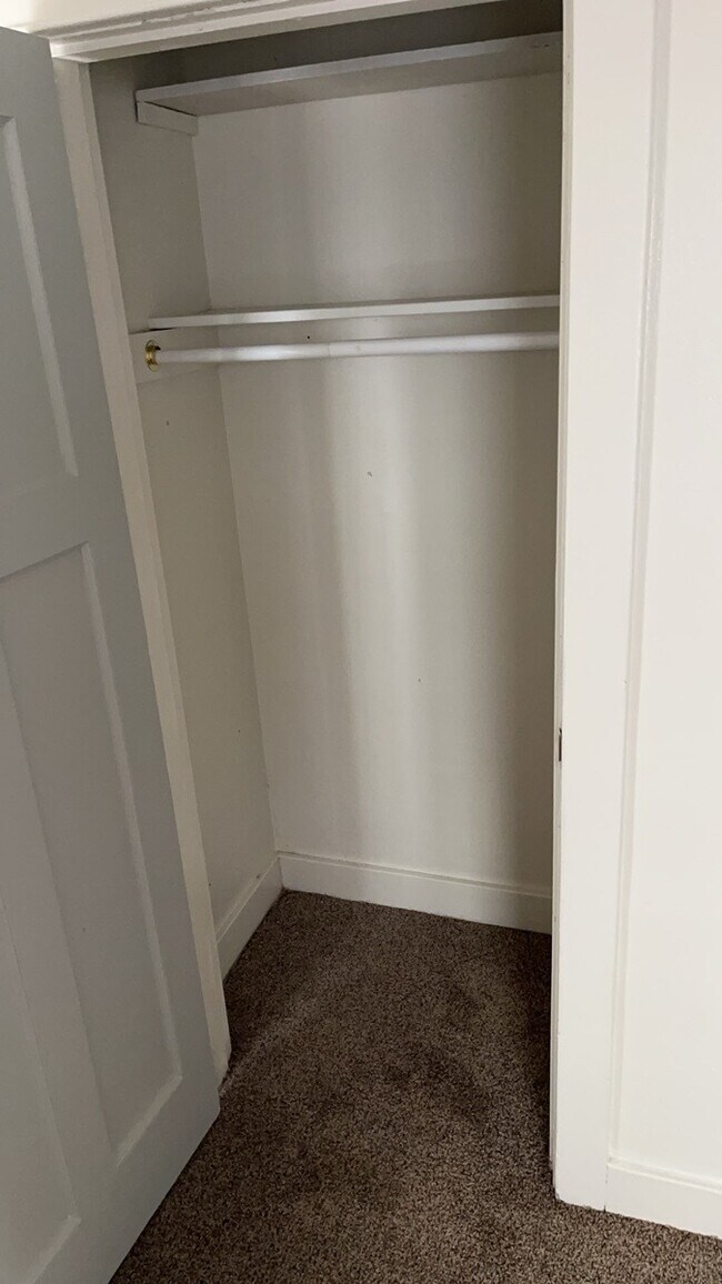 Building Photo - 32 Stafford Ave