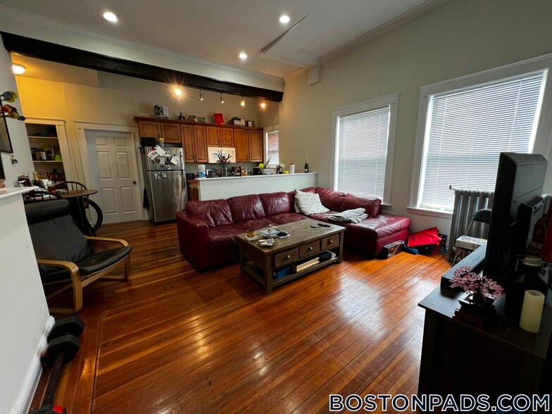 Building Photo - 358 Broadway