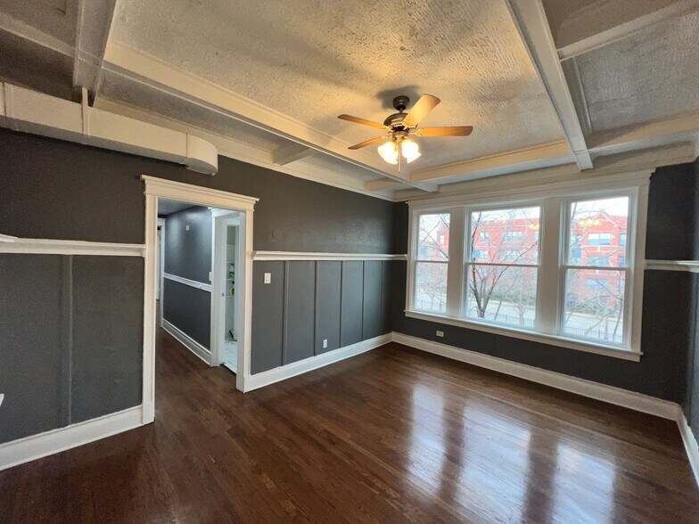 Building Photo - 5909 S Calumet Ave