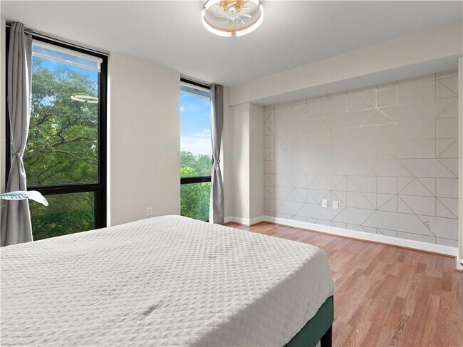 Building Photo - 2870 Pharr Ct S Northwest