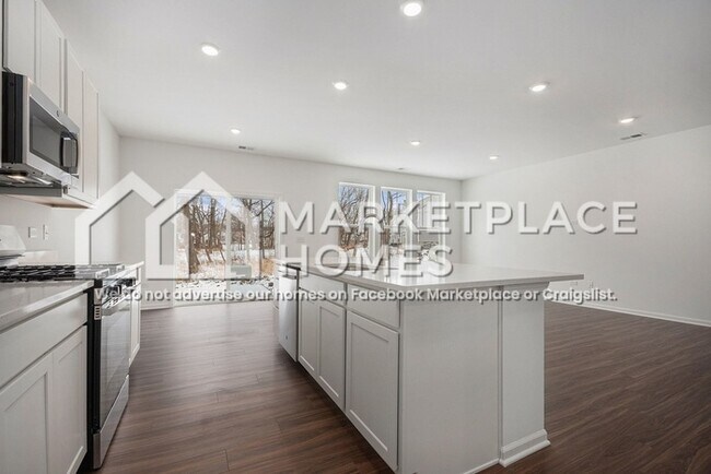 Building Photo - 273 Red Oak Cir