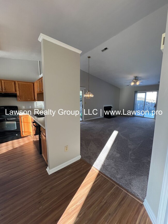 Building Photo - One Level Living in Convenient Roanoke Loc...