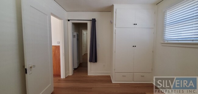 Building Photo - Cozy 2 bedroom 2 Bath Home