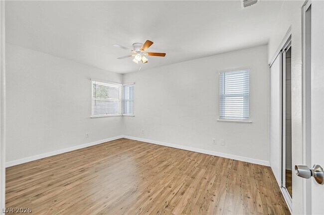 Building Photo - 592 Macbrey Dr