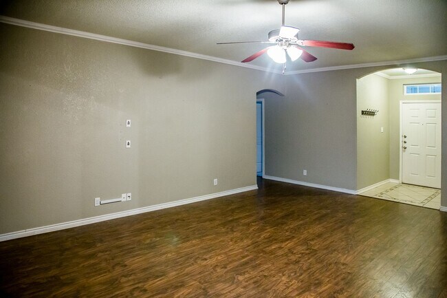 Building Photo - For Lease – $2,100/month | $2,250 Security...