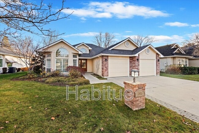 Building Photo - 393 E Trailside Dr