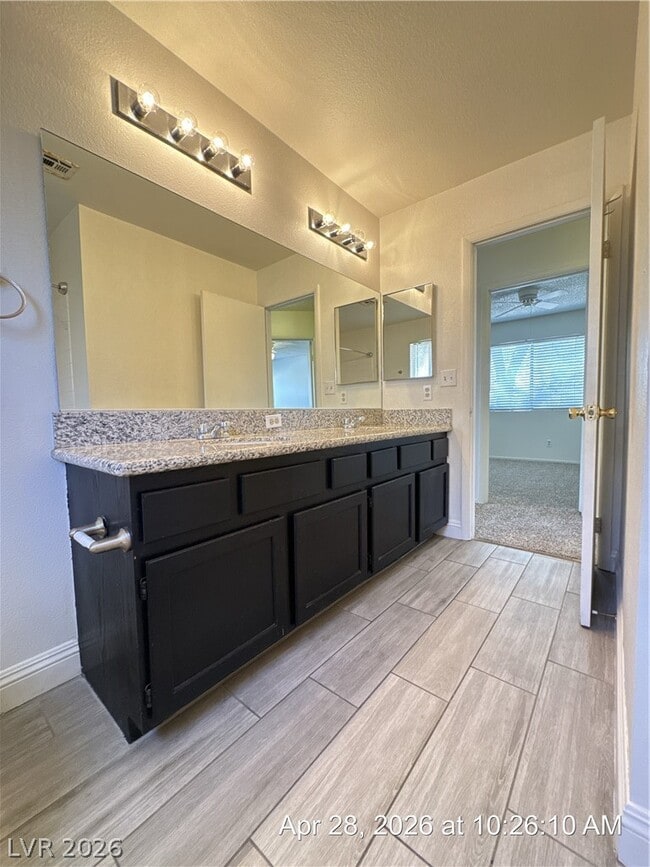 Building Photo - 2059 Club Crest Way