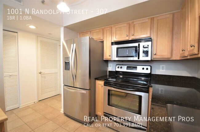 Building Photo - Pristine Ballston Condo with Sunroom- Inte...