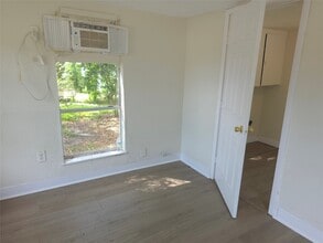 Building Photo - 2204 State Hwy 3