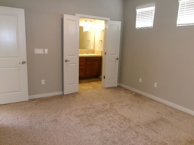 Building Photo - 2 Bedroom, 2 Bath at The Front Street Bungalows