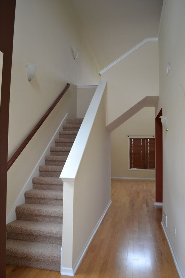 Building Photo - CLOSE TO FT. RILEY, FENCED BACKYARD!