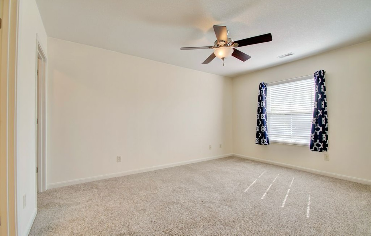 Building Photo - 2223 Rolling Hills Dr