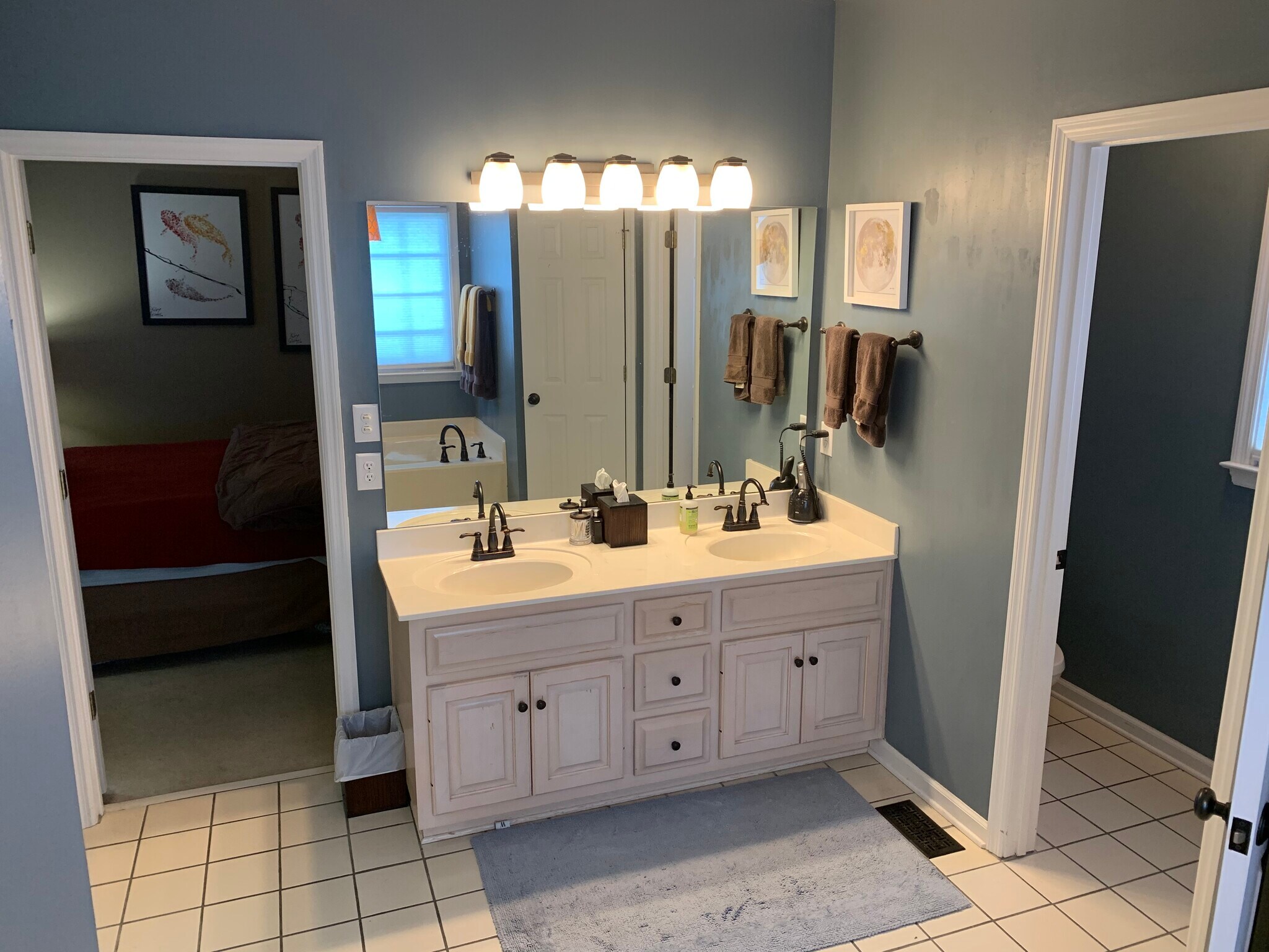 Bedroom 1 En Suite Bathroom - 415 St. Ives Trace
