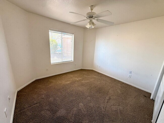 Building Photo - Great 3 bedroom, 2 bathroom home located in a cul-de-sac