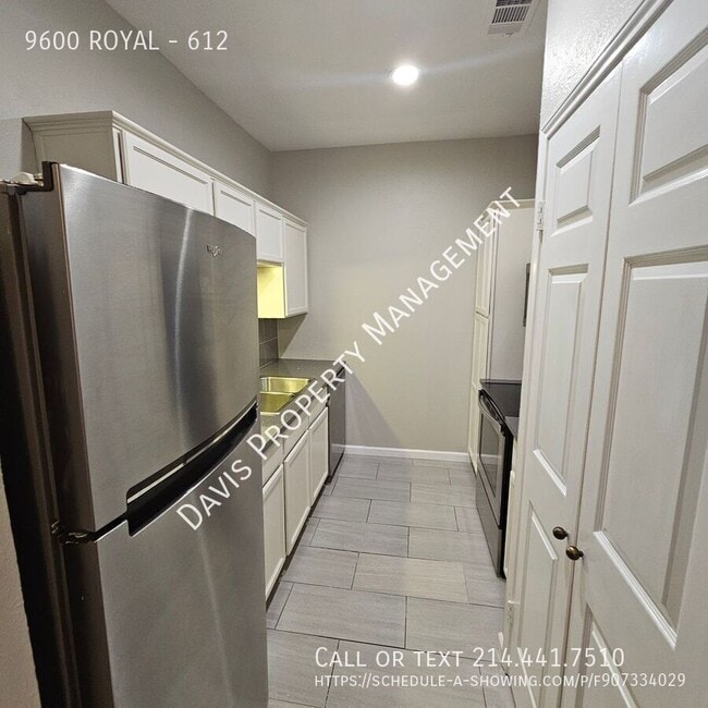 Building Photo - 9600 ROYAL-612