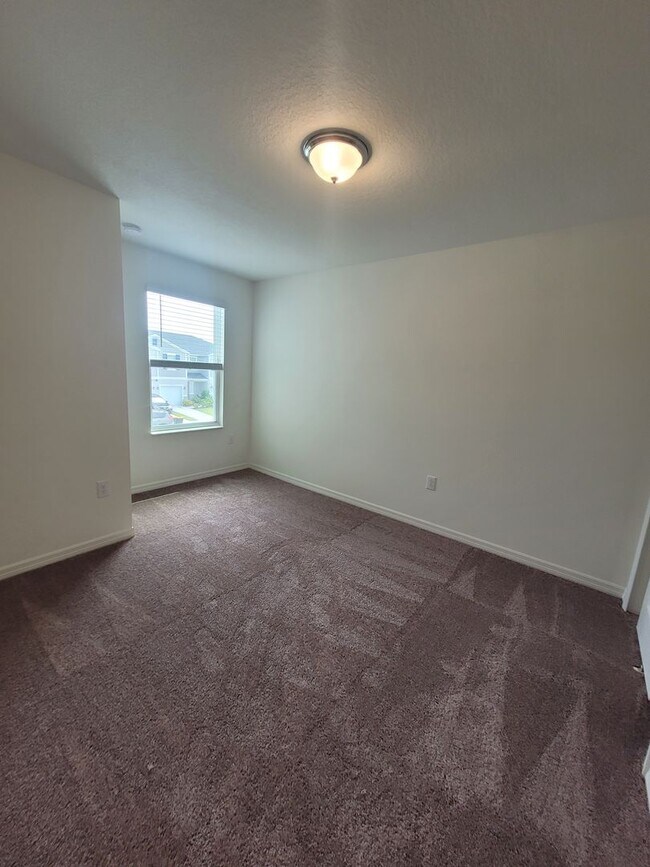 Building Photo - Brand New 3 bed 2.5 bath in beautiful Mirabella neighborhood in Davenport