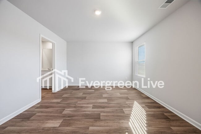 Building Photo - 1235 English Oaks St