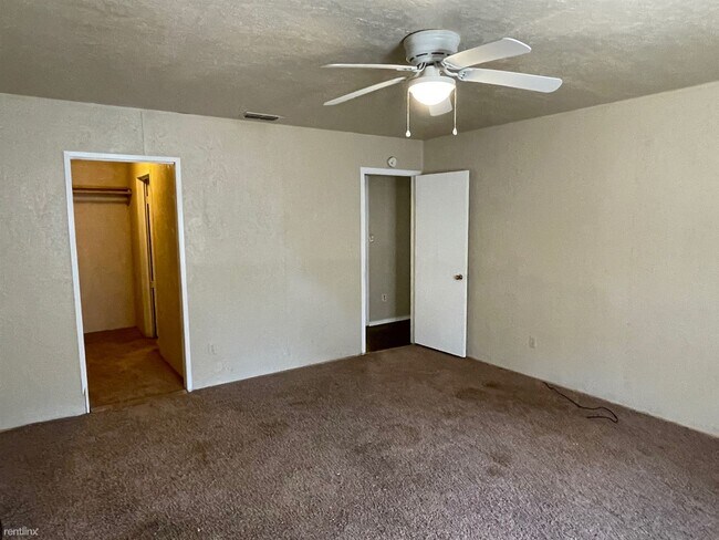 Building Photo - 9822 Rosborough Springs Rd