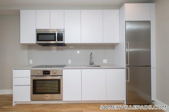 Building Photo - 136 Highland Ave