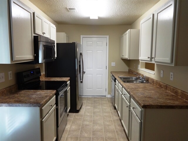 Building Photo - 104 Macallan Ct