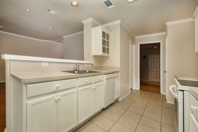 Building Photo - Cute house in Sherman for lease