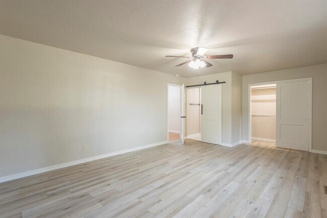 Building Photo - 2928 NW 33rd St