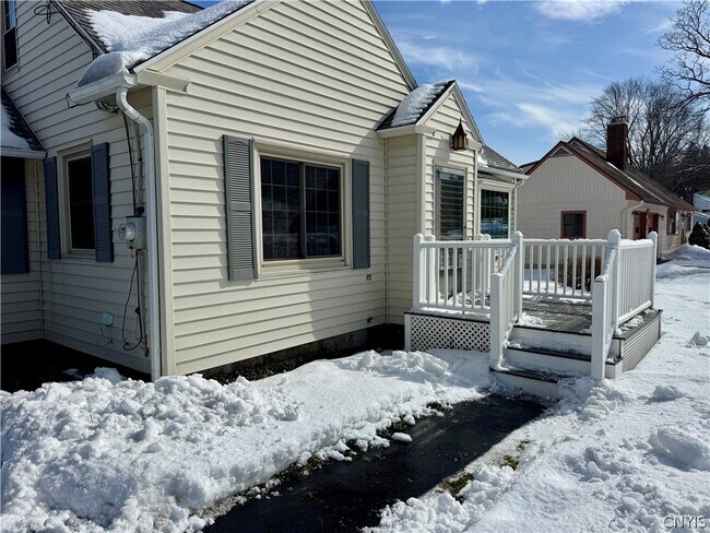 Building Photo - 5291 Abbe Dr