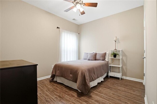 Building Photo - 318 Argyle Ct