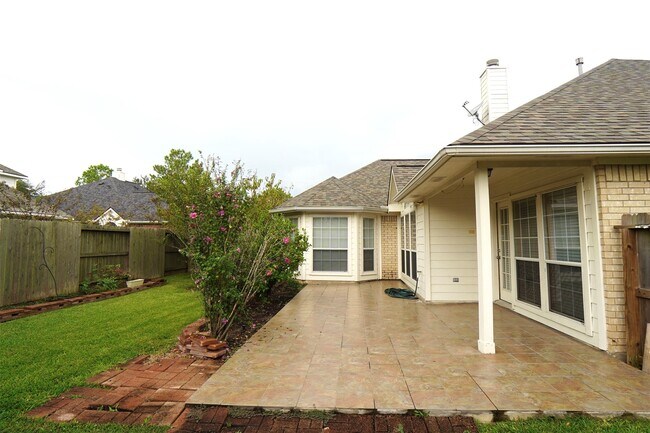 Building Photo - 6006 Country Ridge Dr