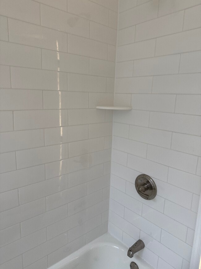 Building Photo - 2431 N Bancroft St