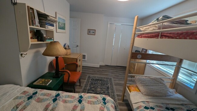 Building Photo - Our Western-Coastal Shabby Chic house Avai...